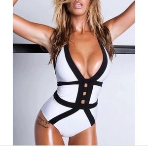 One piece bathing suit 👙